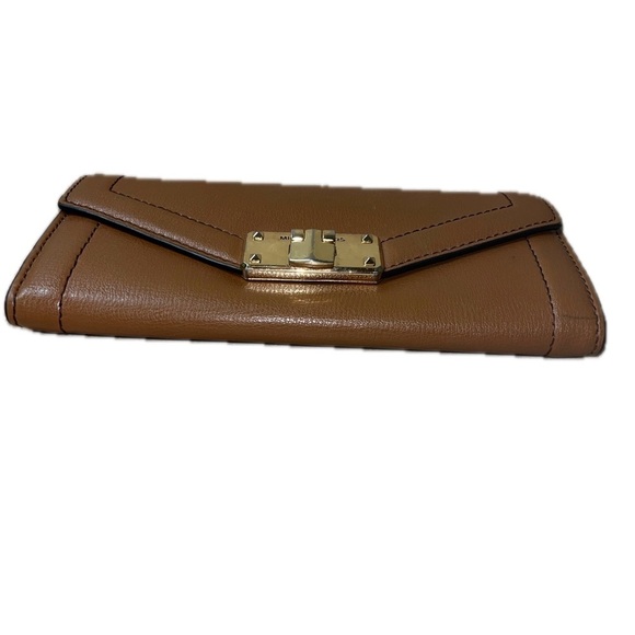 MICHAEL KORS KINSLEY Brown Leather Carryall Gold-Tone Hardware Wallet - Picture 6 of 16